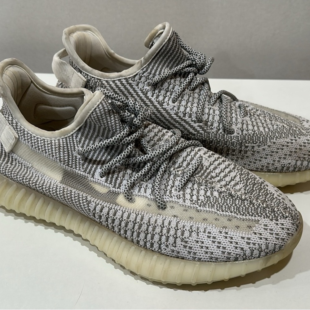 Size 10 Adidas Yeezy Boost 350 V2 EF2905